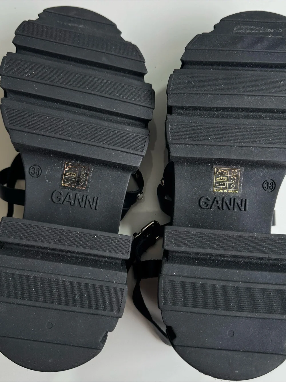 Ganni bold black